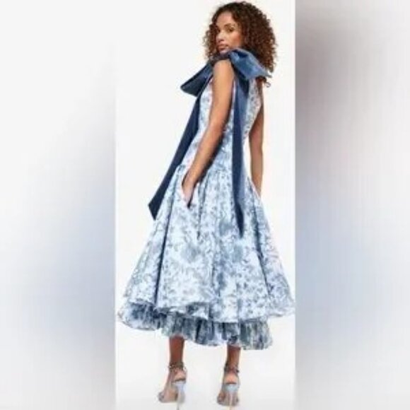 Lesea Berry Tracey Dress One Shoulder Bow Formal Designer Gown, Bridal Luxe 10 - Picture 8 of 9